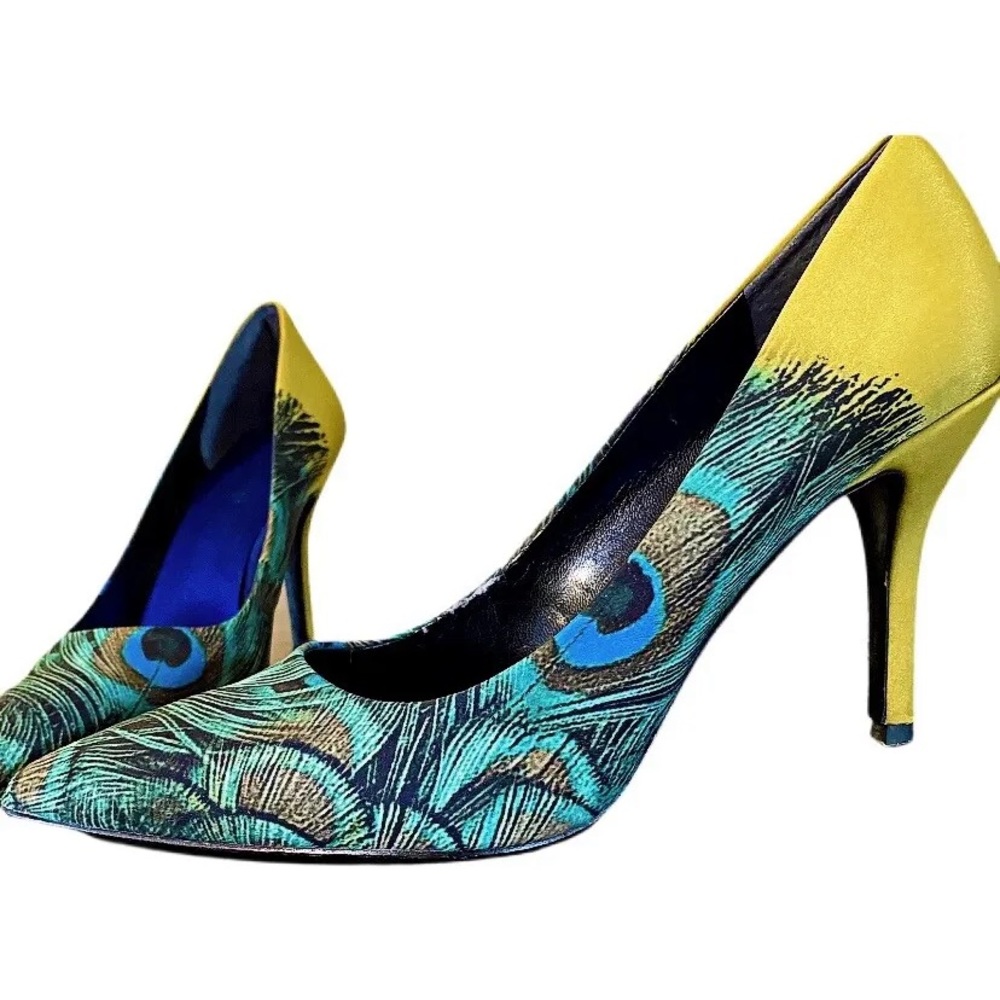 Rare and Unique Nine West Peacock Heel